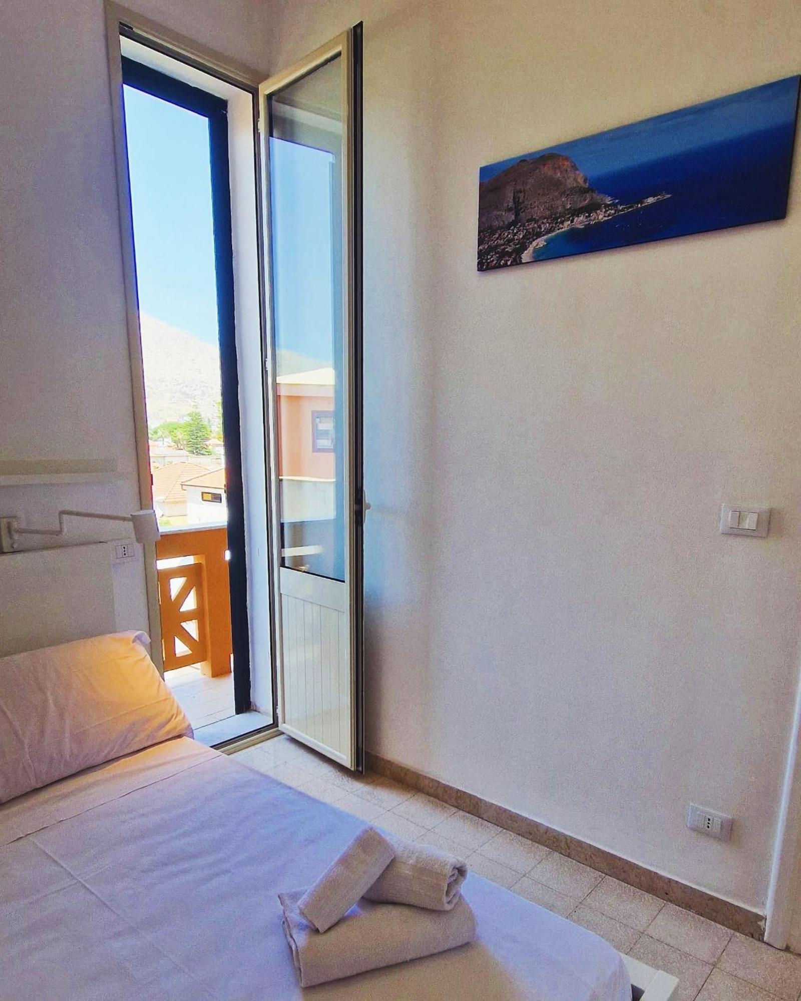 Apartment By The Sea Mondello Beach Palermo Kültér fotó